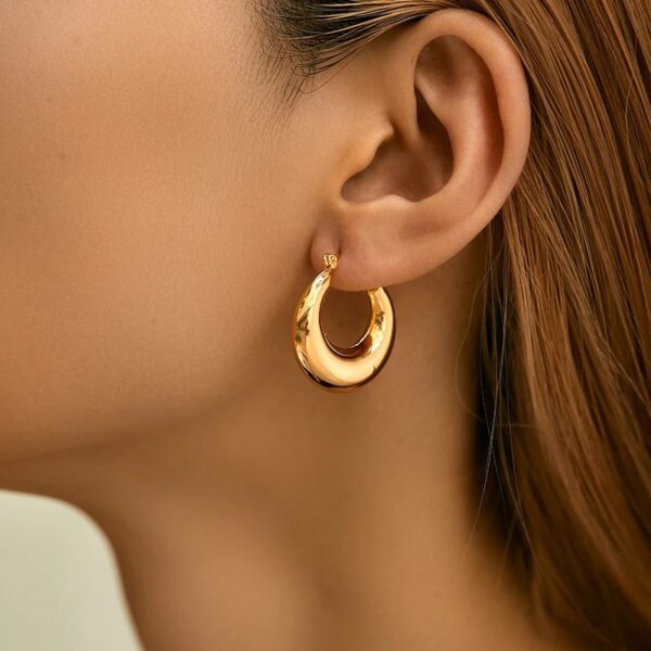 Hollow gold huggies - Imagen 2
