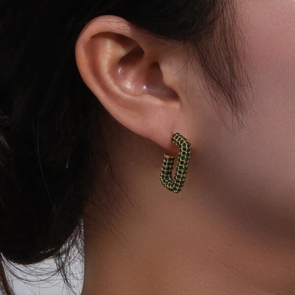 U shape green diamond studs - Imagen 2