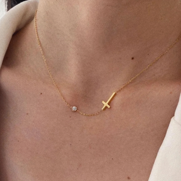Cross and diamond necklace - Imagen 2