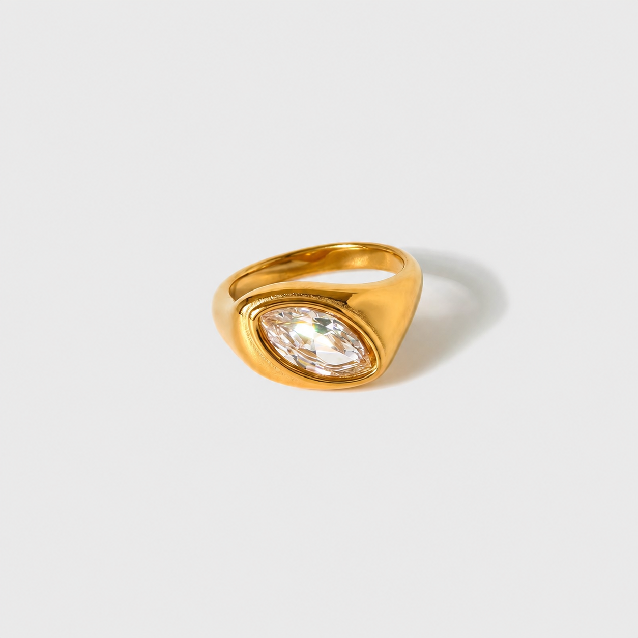 Oval diamond ring