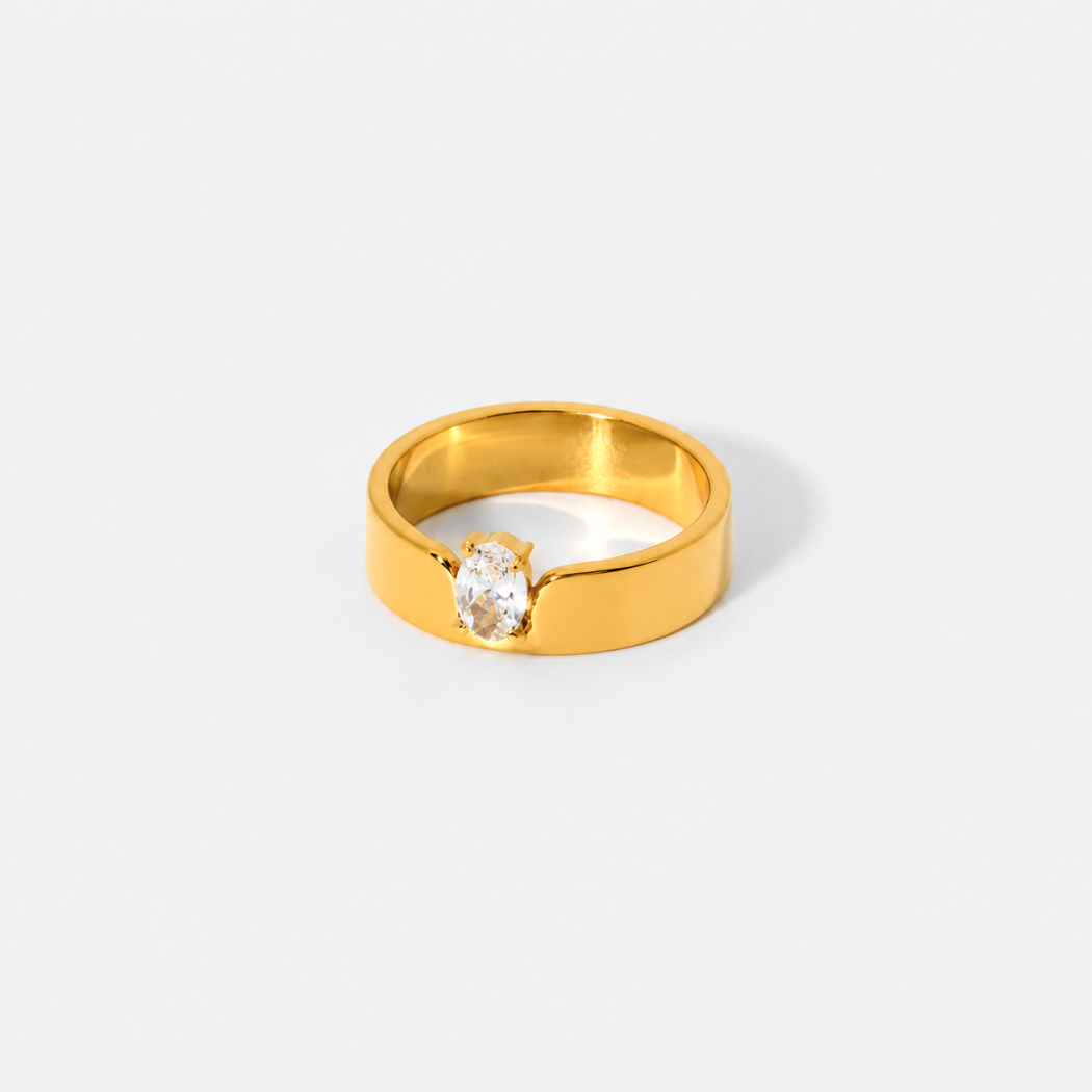 Oval band ring